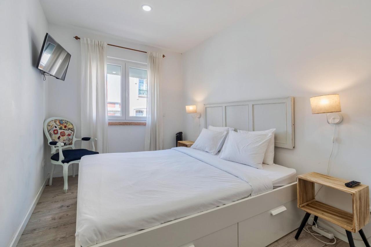 Apartment Downtown Garden Setubal